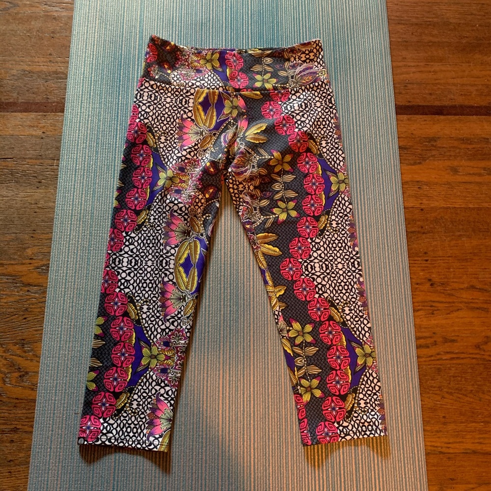 Onzie Capri Leggings - S/M